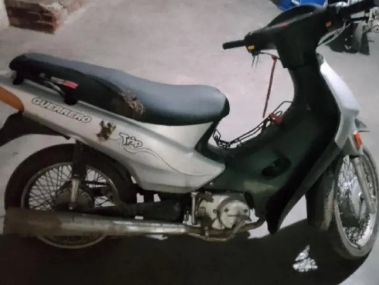 LADRÓN ABANDONÓ MOTO ROBADA EN UNA PERSECUCIÓN