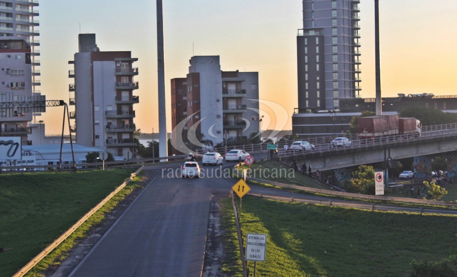 RESCATARON A UN NIÑO DE 11 AÑOS QUE CAMINABA SOLO POR EL PUENTE BELGRANO