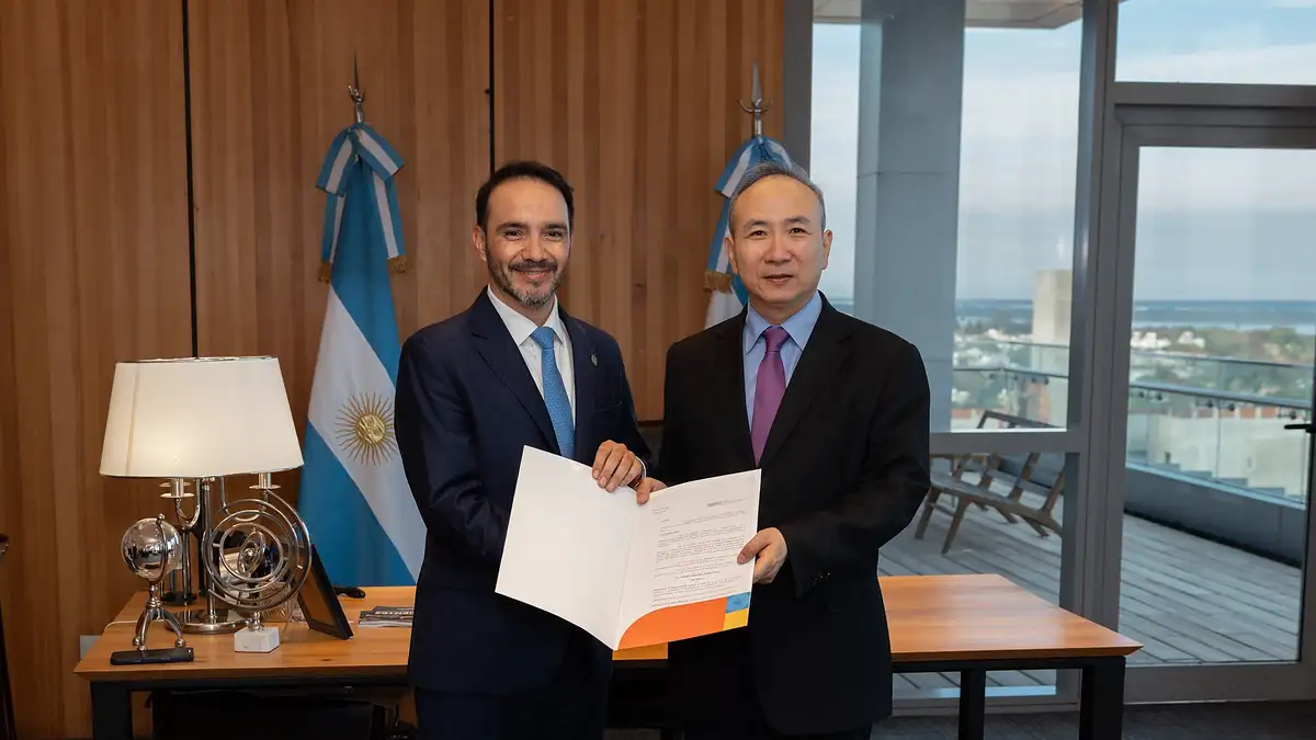 JUAN PABLO VALDÉS RECIBIÓ AL EMBAJADOR DE CHINA Y AFIANZÓ UNA AGENDA DE COOPERACIÓN PARA CORRIENTES